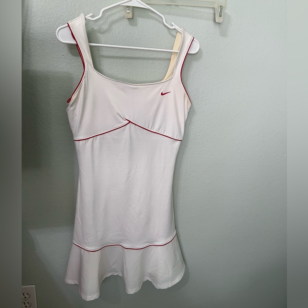 Vintage women’s nike tennis dress